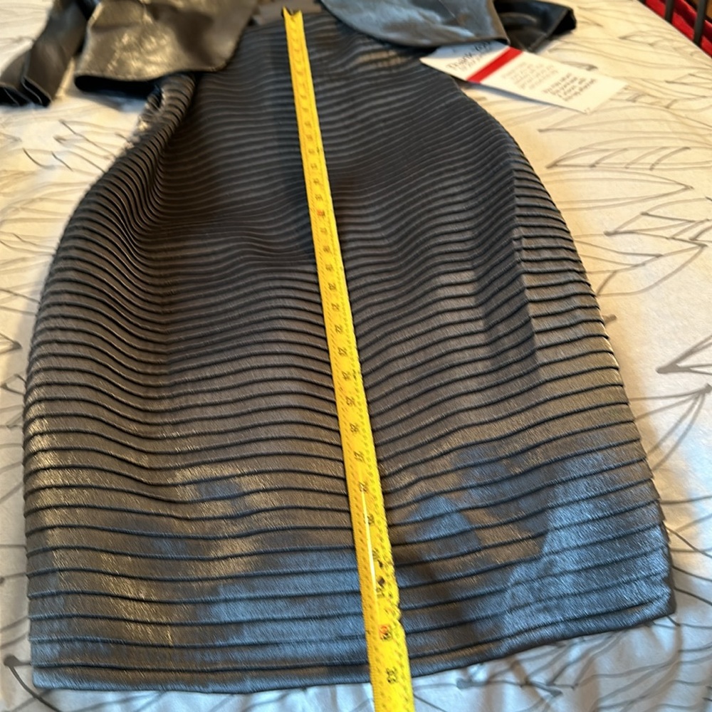 Dress - Picture 10 of 13